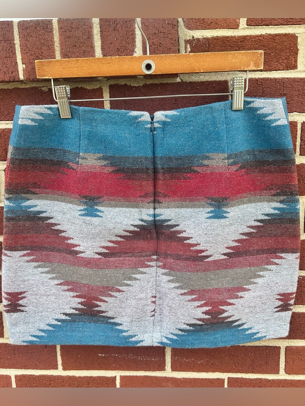 Brand New AE Skirt - Picture 2 of 4